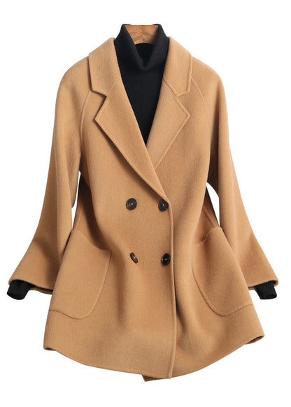 Well Tailored Coat with a Graceful Silhouette