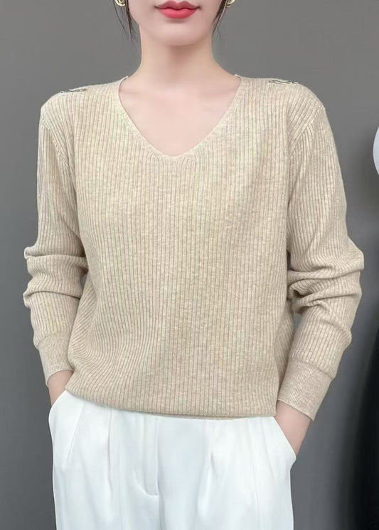 Well Tailored Sweater with a Graceful Silhouette