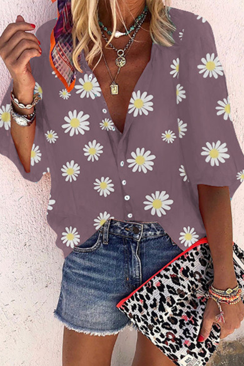 Sophisticated Blouse with a Clean Classic Look