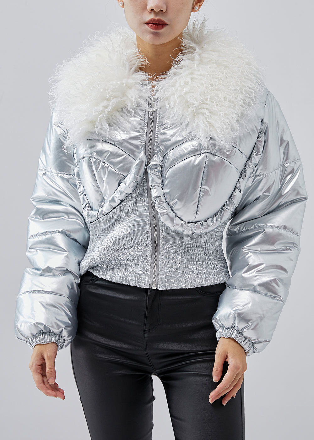 Effortlessly Elegant Jacket with a Timeless Design