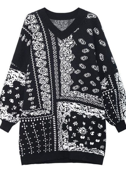 Well Tailored Sweater with a Graceful Silhouette