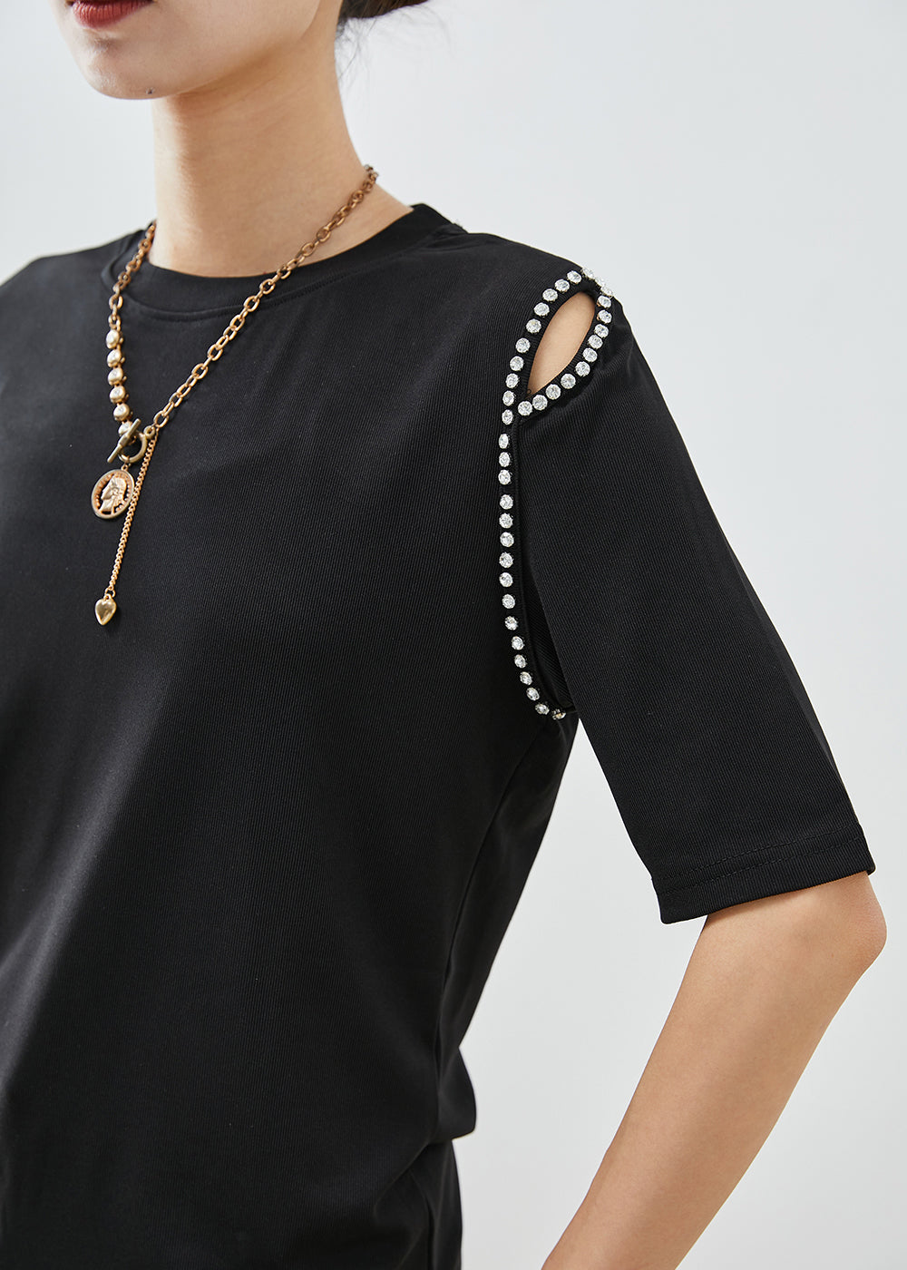Beautifully Crafted Blouse in a Classic Style