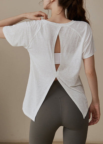 Well Tailored Top with a Graceful Silhouette