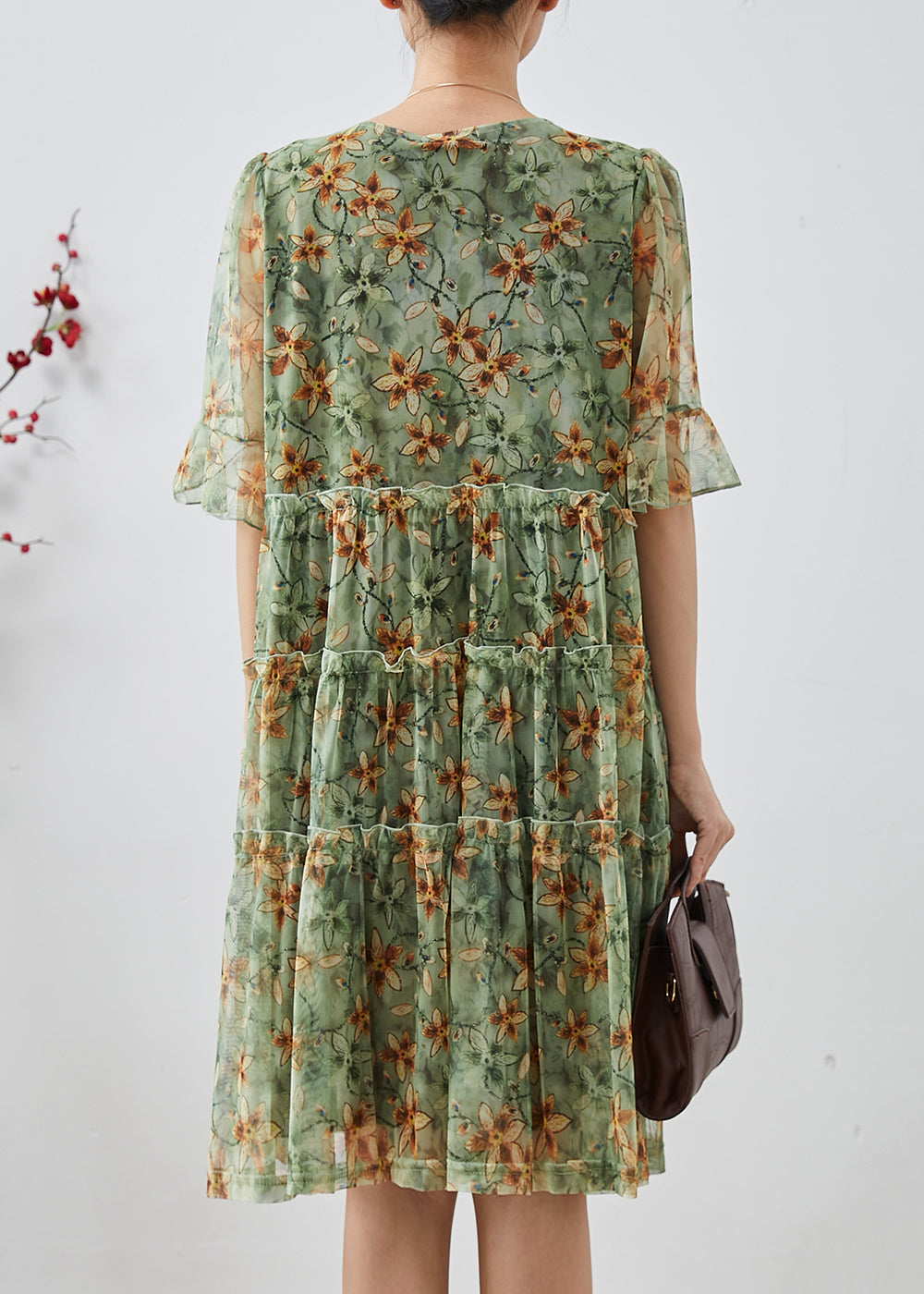 Beautifully Finished Dress in a Timeless Design