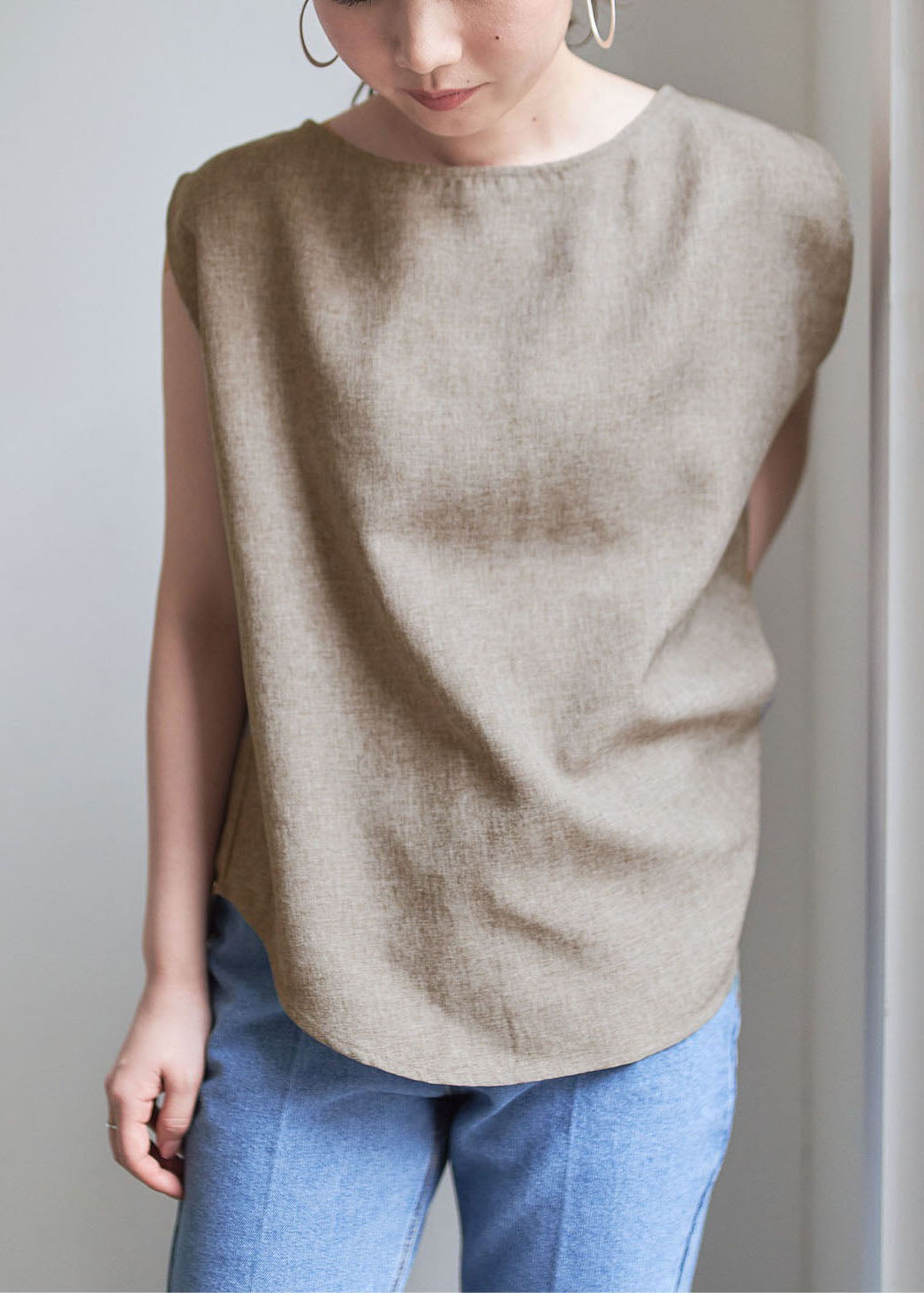 Effortlessly Elegant Top with a Timeless Design