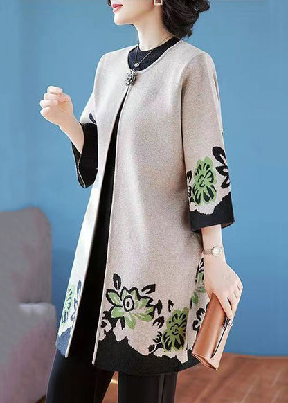Effortlessly Elegant Cardigan with a Timeless Design