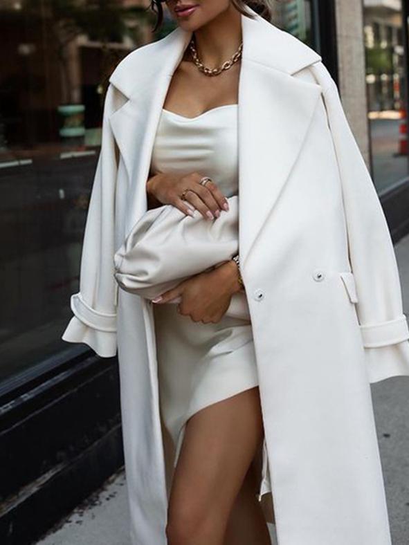 Effortlessly Elegant Coat with a Timeless Design