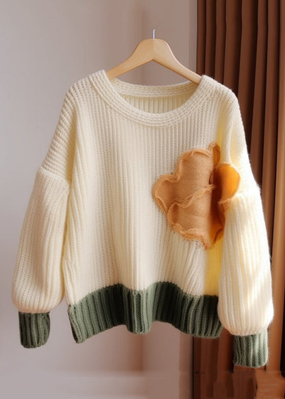 Effortlessly Elegant Sweater with a Timeless Design