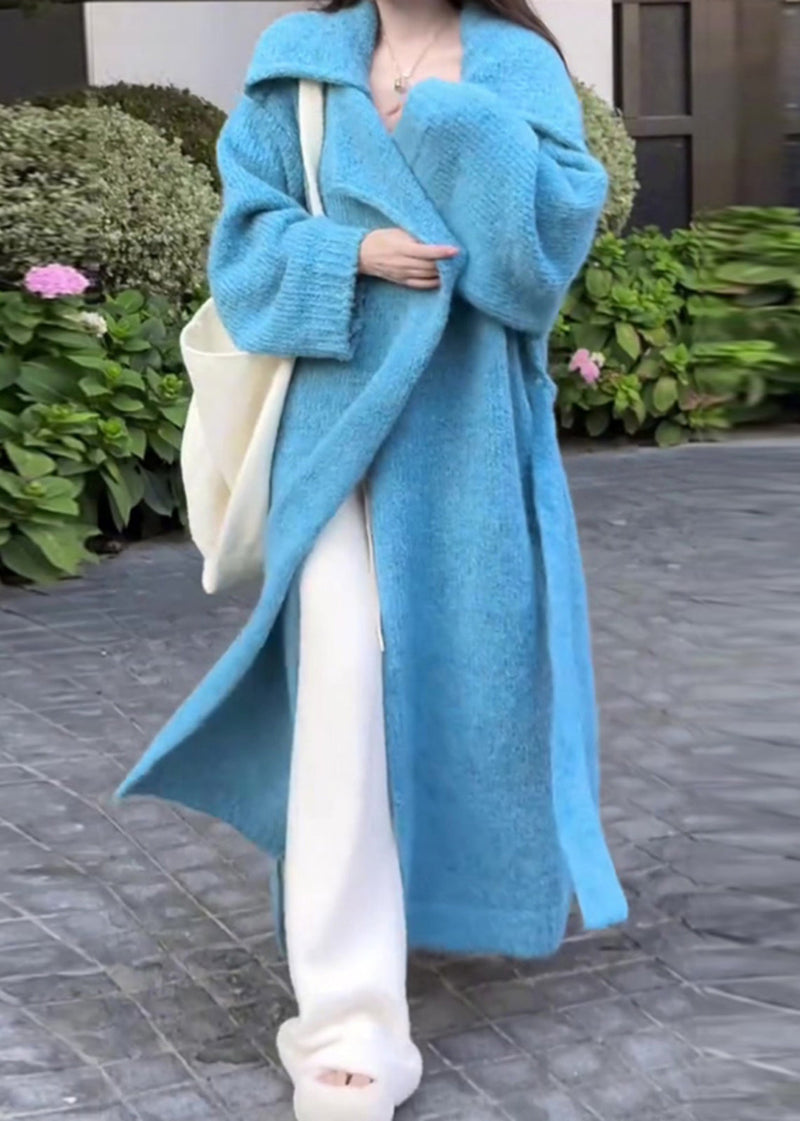 Well Tailored Coat with a Graceful Silhouette