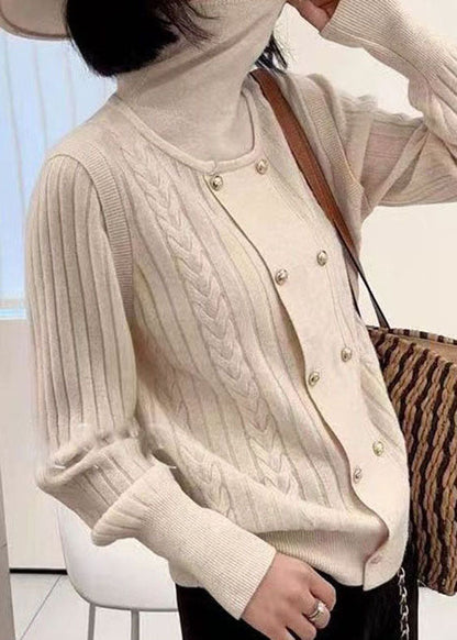 Effortlessly Elegant Sweater with a Timeless Design