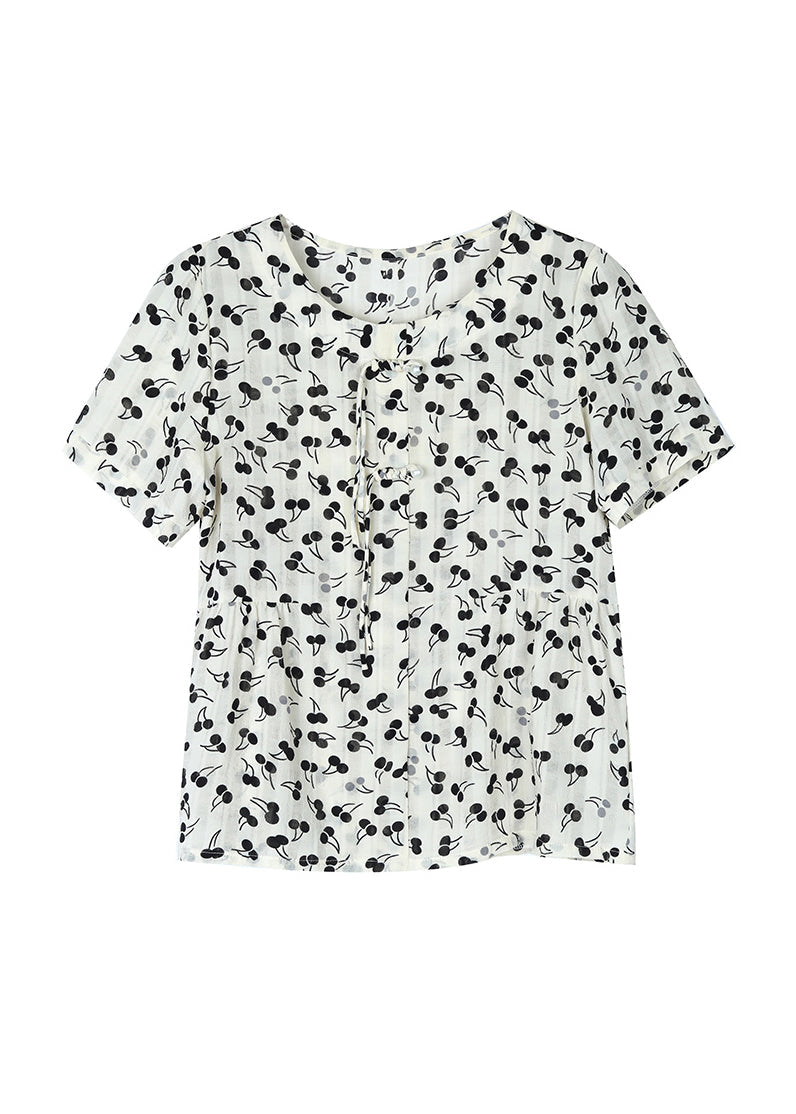 Well Tailored Blouse with a Graceful Silhouette