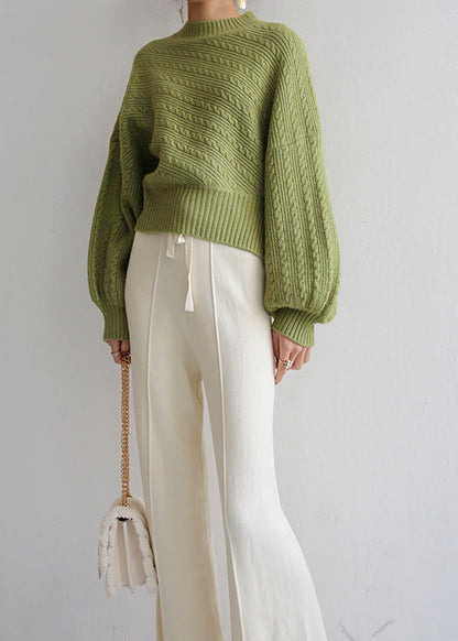 Well Tailored Sweater with a Graceful Silhouette