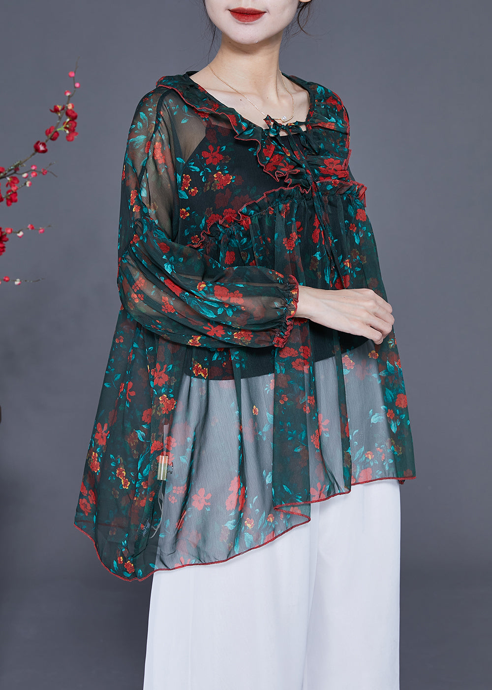 Effortlessly Elegant Top with a Timeless Design