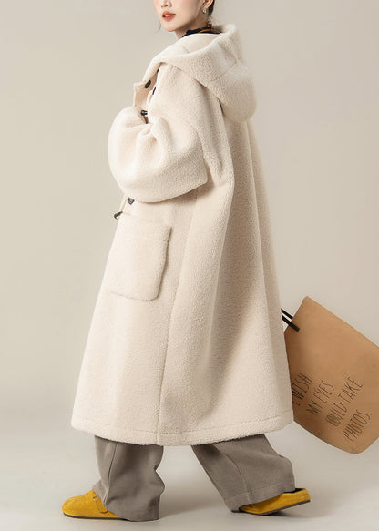 Beautifully Finished Coat in a Timeless Design