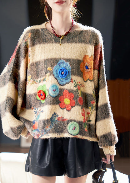 Effortlessly Elegant Sweater with a Timeless Design