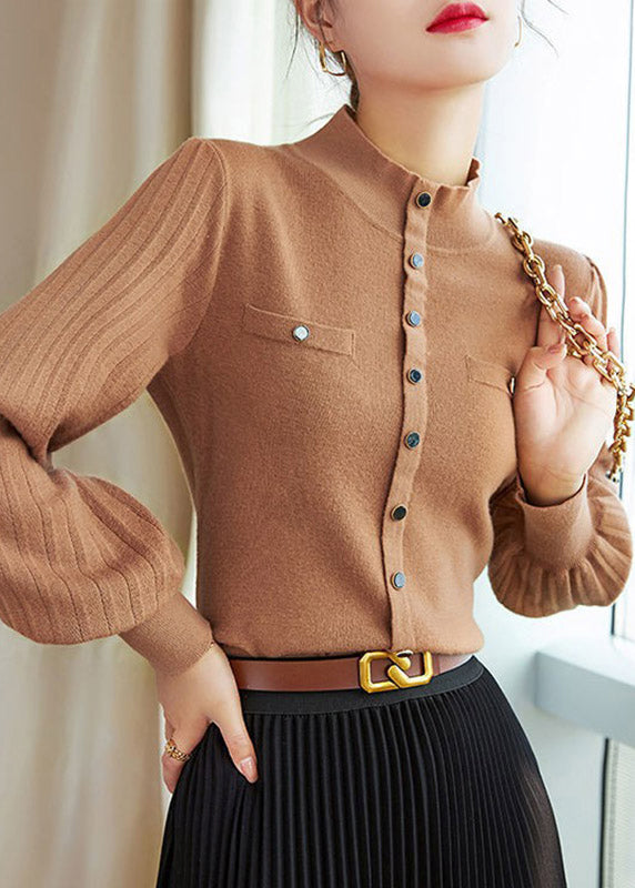 Effortlessly Elegant Top with a Timeless Design