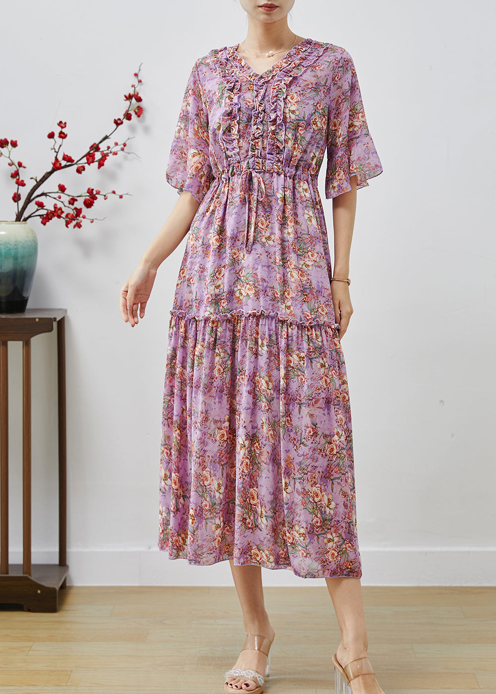 Effortlessly Elegant Dress with a Timeless Design