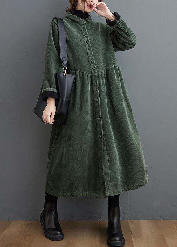 Well Tailored Coat with a Graceful Silhouette