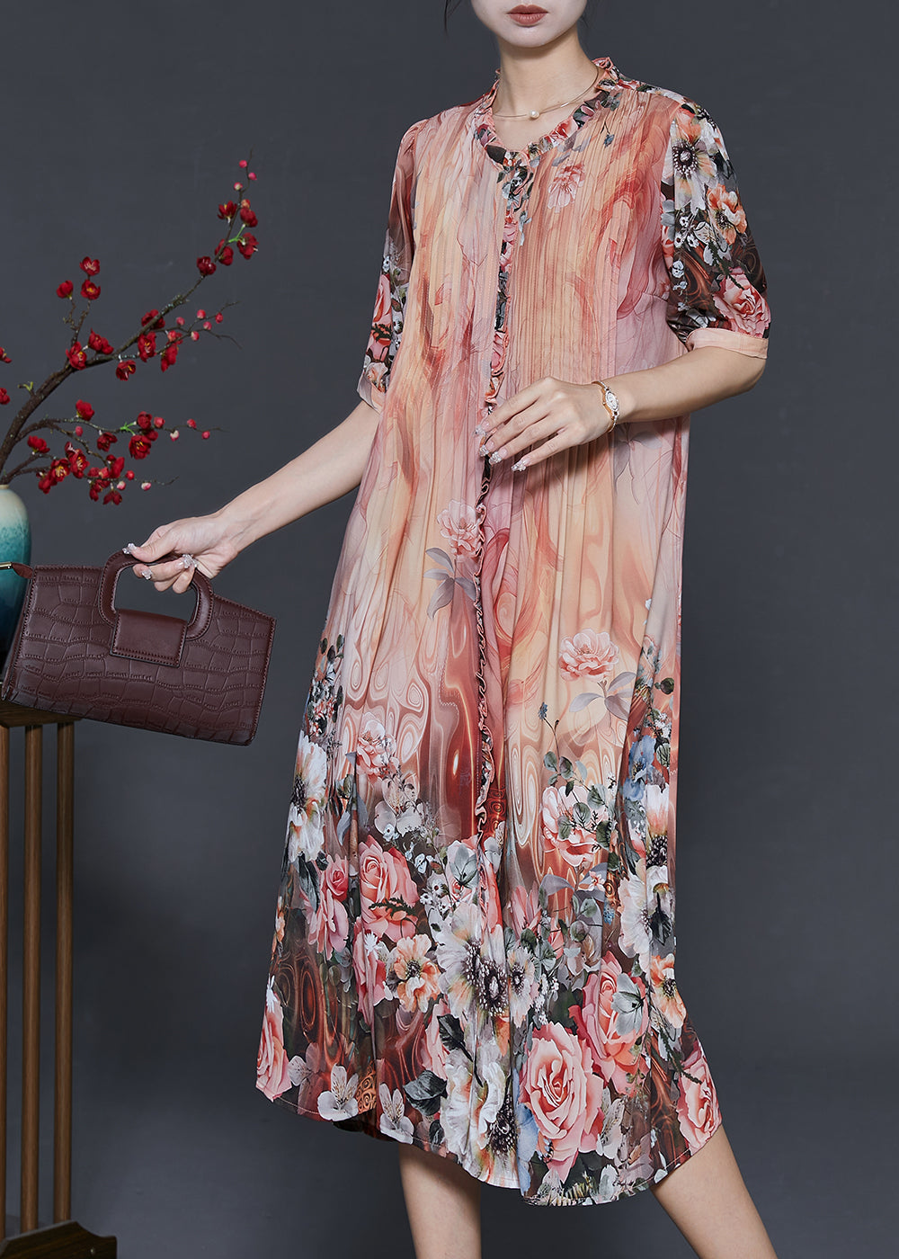 Beautifully Finished Dress in a Timeless Design