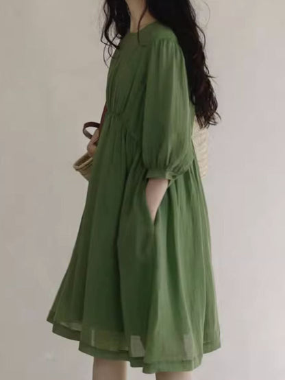 Classic Vintage Dress with a Flattering Fit