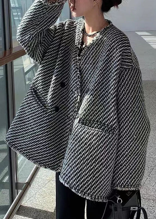 Well Tailored Coat with a Graceful Silhouette