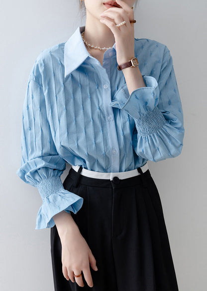Classic Vintage Shirt with a Flattering Fit