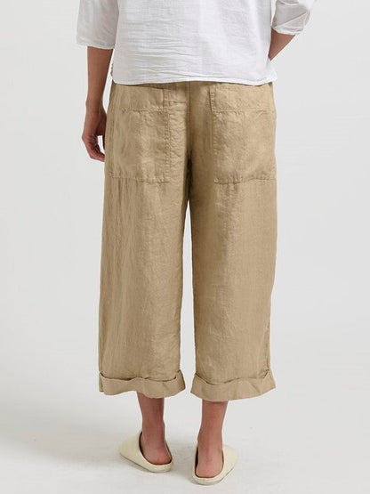 Well Tailored Pants with a Graceful Silhouette
