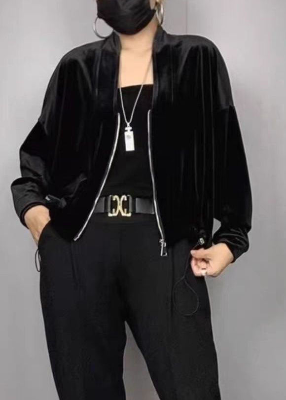 Beautifully Finished Coat in a Timeless Design