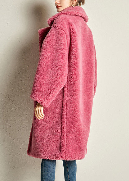 Well Tailored Coat with a Graceful Silhouette