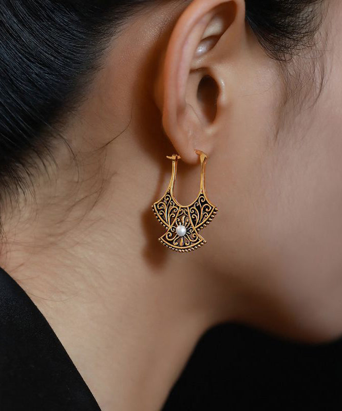 Romantic Gold Earring for Special Moments