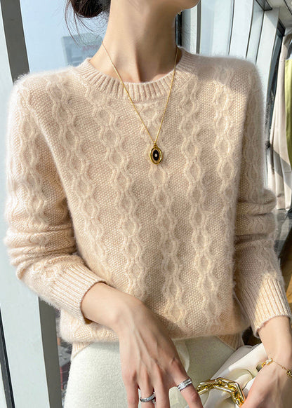 Effortlessly Elegant Sweater with a Timeless Design