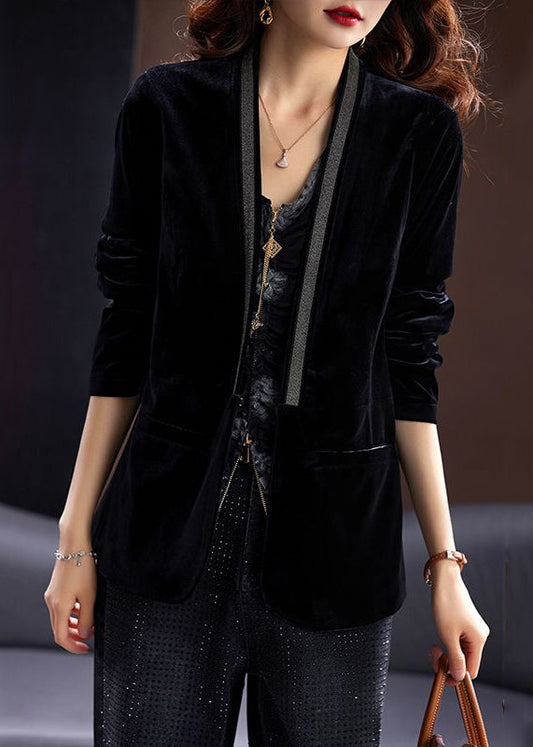 Effortlessly Elegant Coat with a Timeless Design