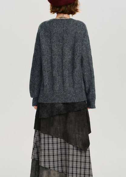 Well Tailored Sweater with a Graceful Silhouette