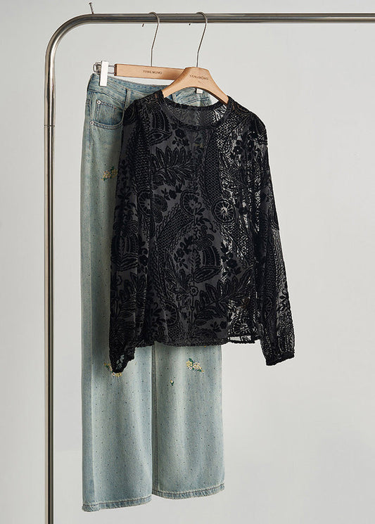Effortlessly Elegant Blouse with a Timeless Design
