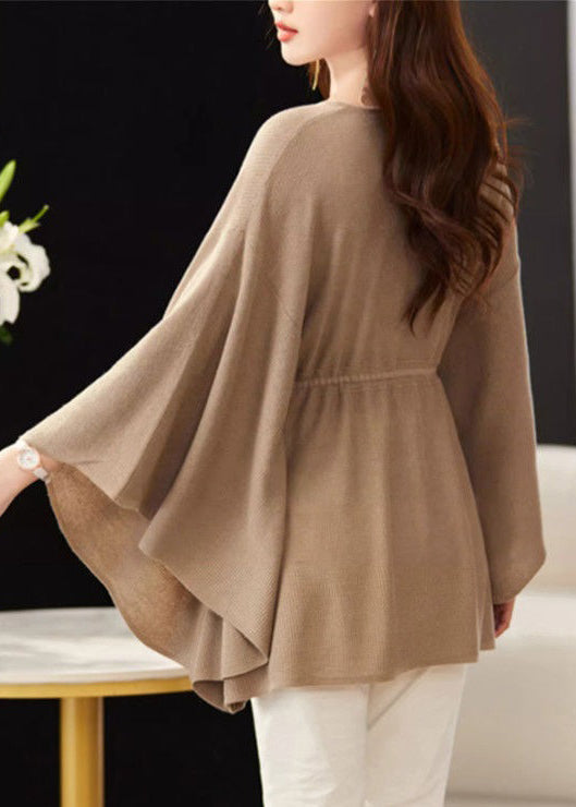 Well Tailored Top with a Graceful Silhouette