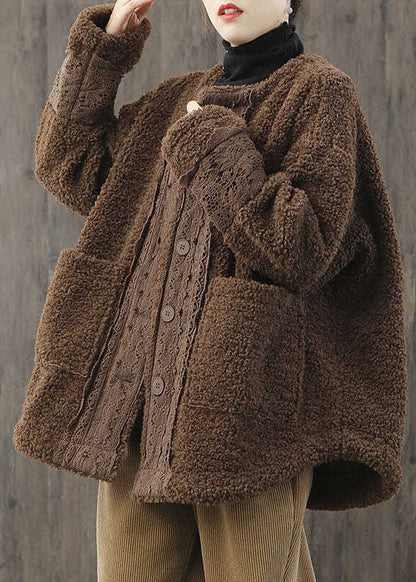 Well Tailored Coat with a Graceful Silhouette