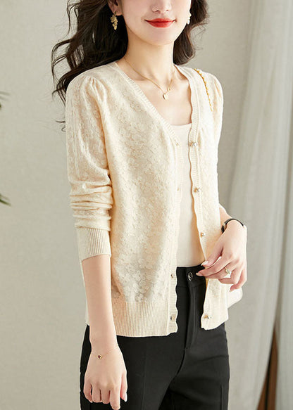 Well Tailored Cardigan with a Graceful Silhouette