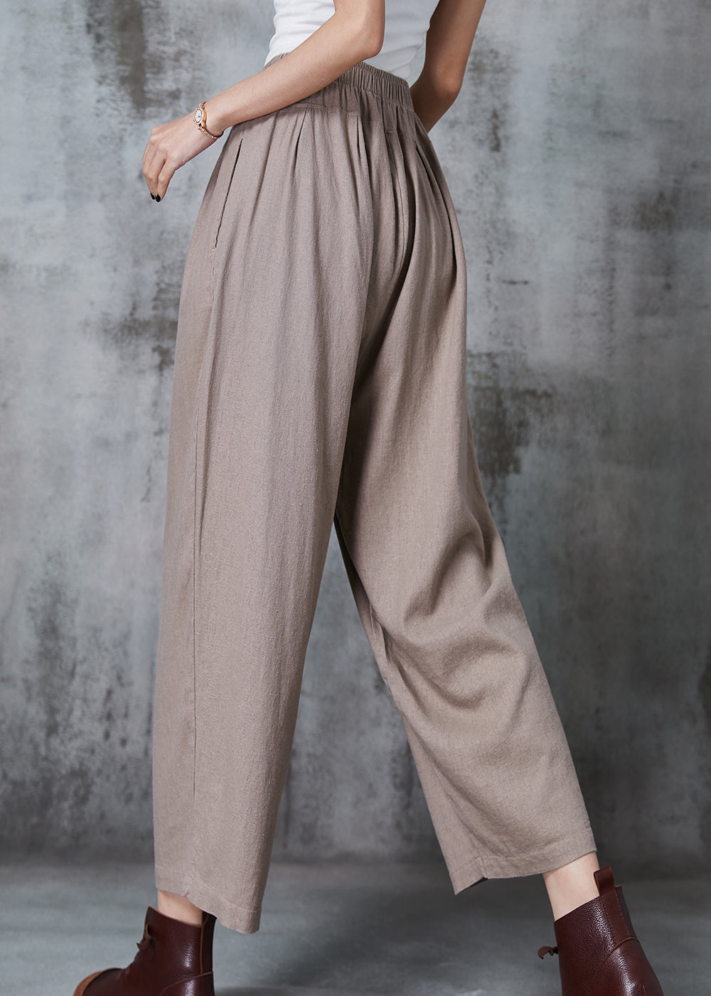 Well Tailored Pants with a Graceful Silhouette