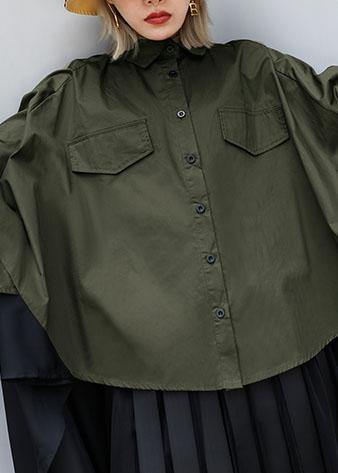 Classic Vintage Blouse with a Flattering Fit