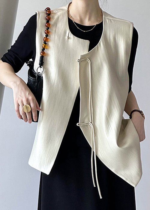 Well Tailored Coat with a Graceful Silhouette
