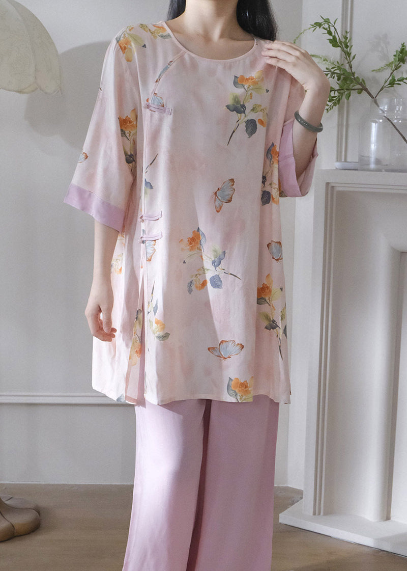 Casually Elegant Garment with a Refined Edge