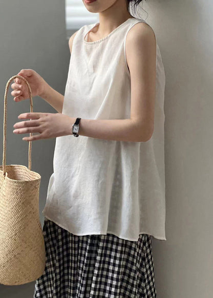 Well Tailored Top with a Graceful Silhouette