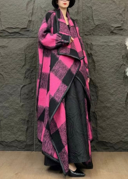 Well Tailored Coat with a Graceful Silhouette