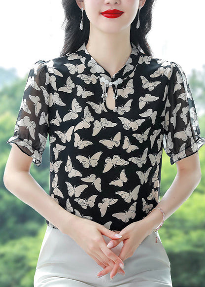 Classic Vintage Shirt with a Flattering Fit