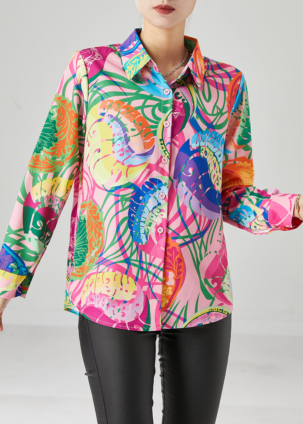 Classic Vintage Blouse with a Flattering Fit