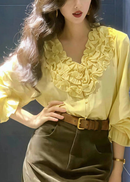 Classic Vintage Blouse with a Flattering Fit