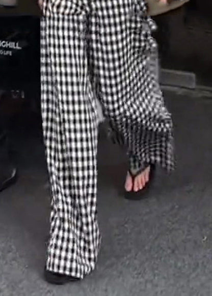 Classic Vintage Pants with a Flattering Fit