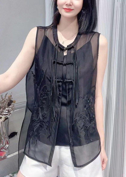 Well Tailored Coat with a Graceful Silhouette
