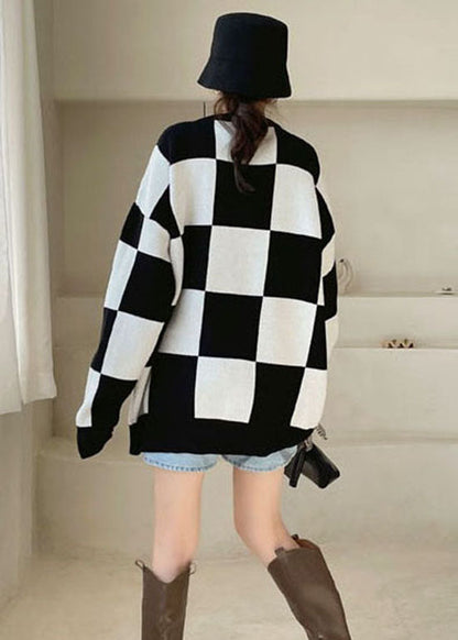 Well Tailored Sweater with a Graceful Silhouette