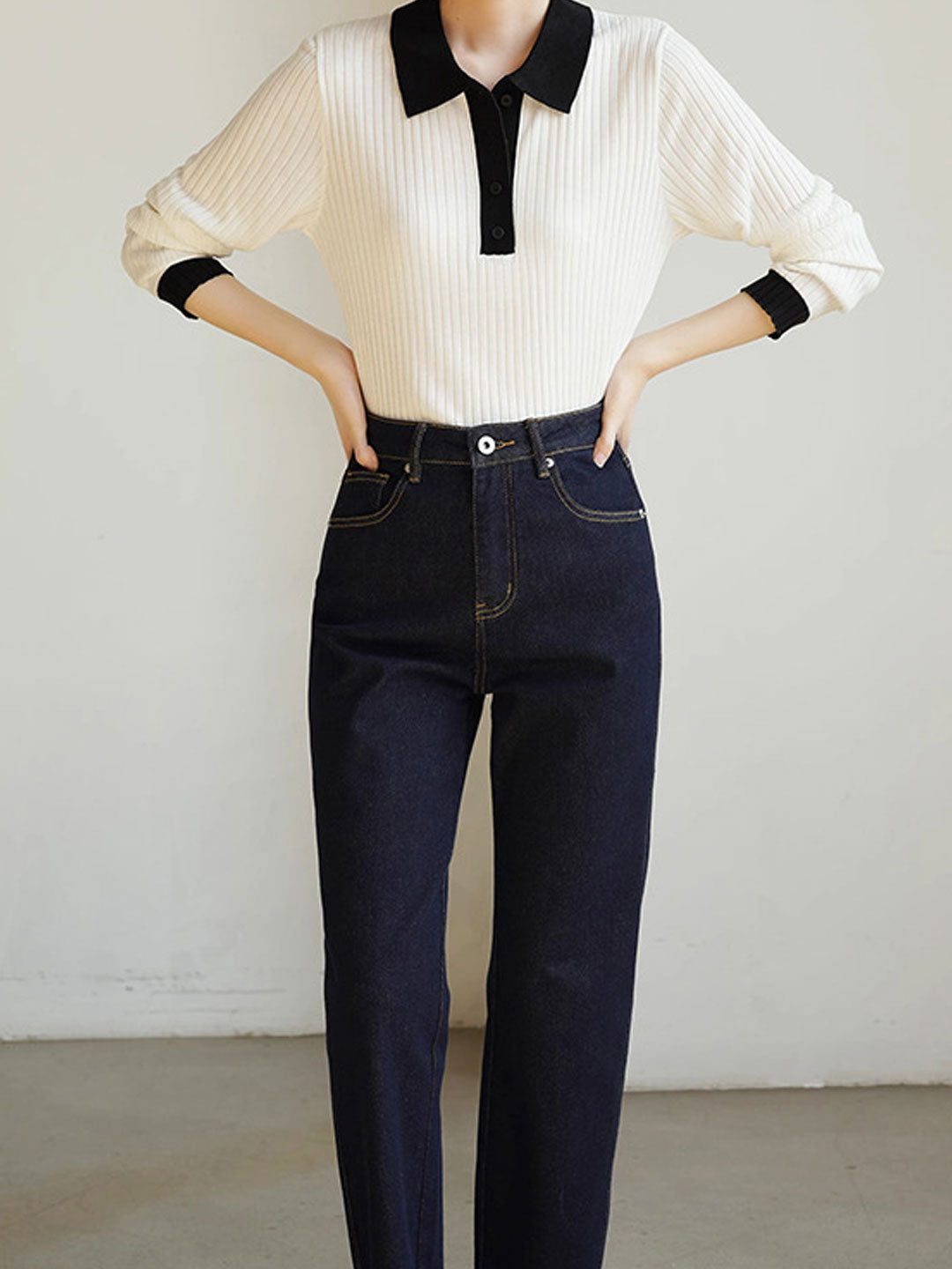 Effortlessly Elegant Sweater with a Timeless Design